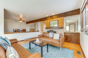 2 Mi to CU Boulder Townhome with Private Deck!